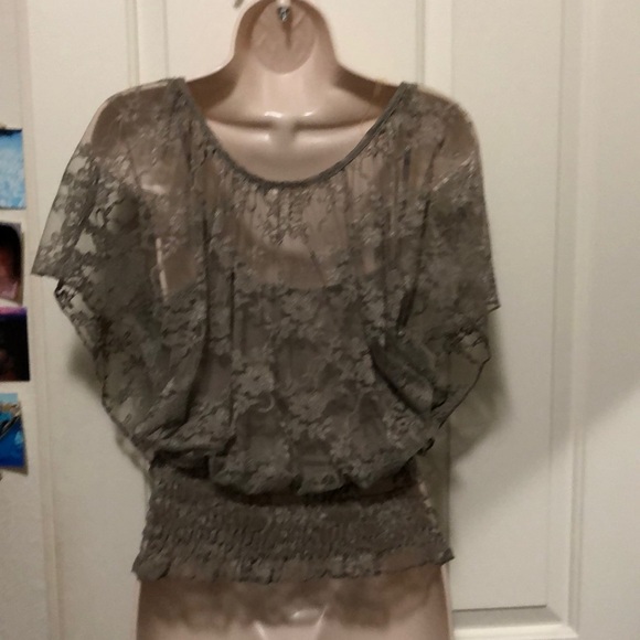 💚 Lace Top with Cami Underneath - Picture 4 of 8